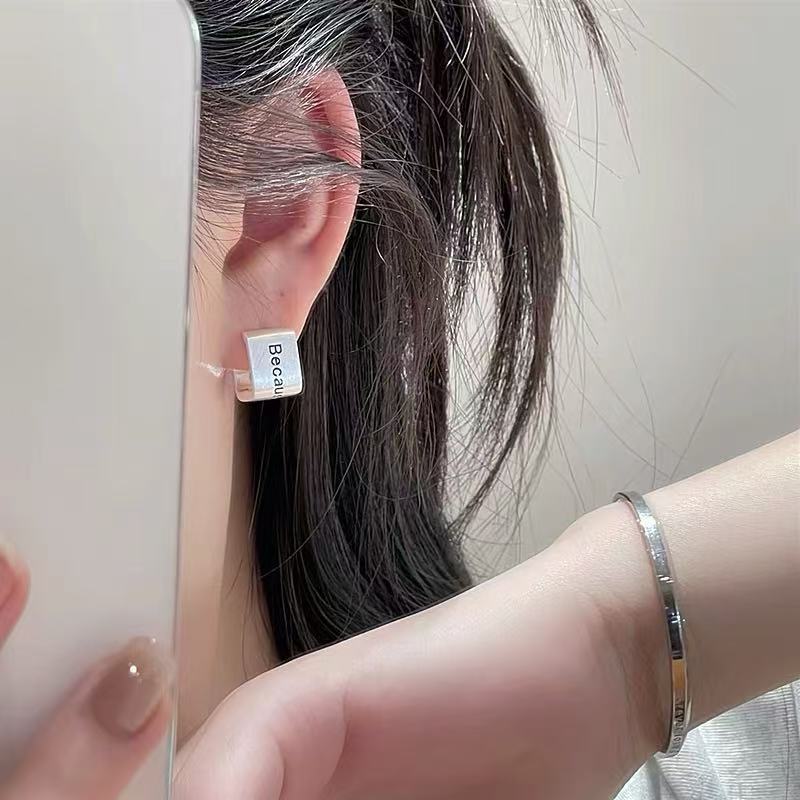 Fivela de orelha em forma de u - Women Accessories In English avaliação e preço
